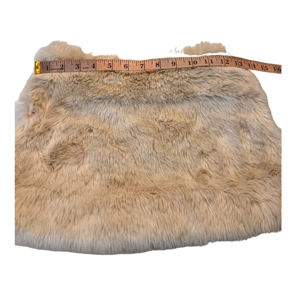 White House Black Market Ivory Faux Fur Cowl Neck Infinity Scarf  NWOT - Picture 4 of 11